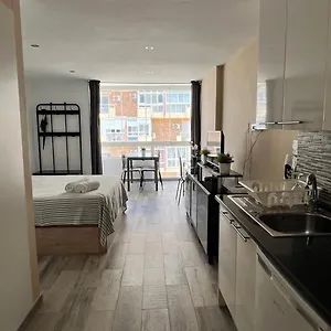 https://vista-a-la-playa-cerca-del-centro-con-piscina.1costadelsol.com